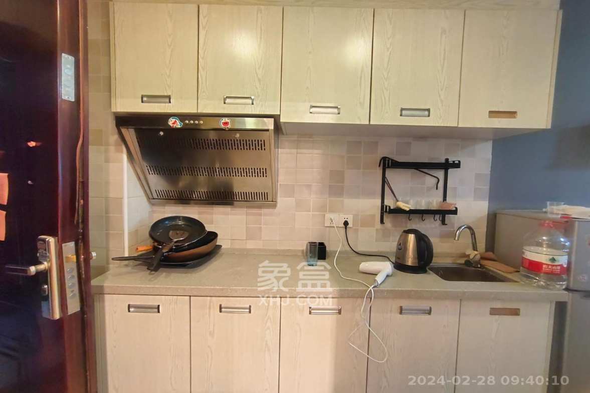 达美D6区  2室1厅1卫    2300.0元/月室内图