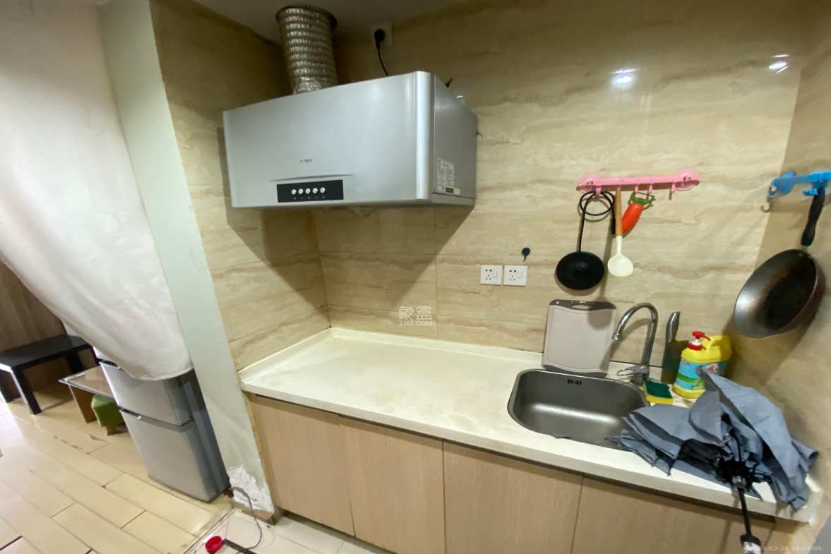 万科金域华府一期  1室1厅1卫    1500.0元/月 万科金域华府一期  1室1厅1卫    1500.0元/月室内图