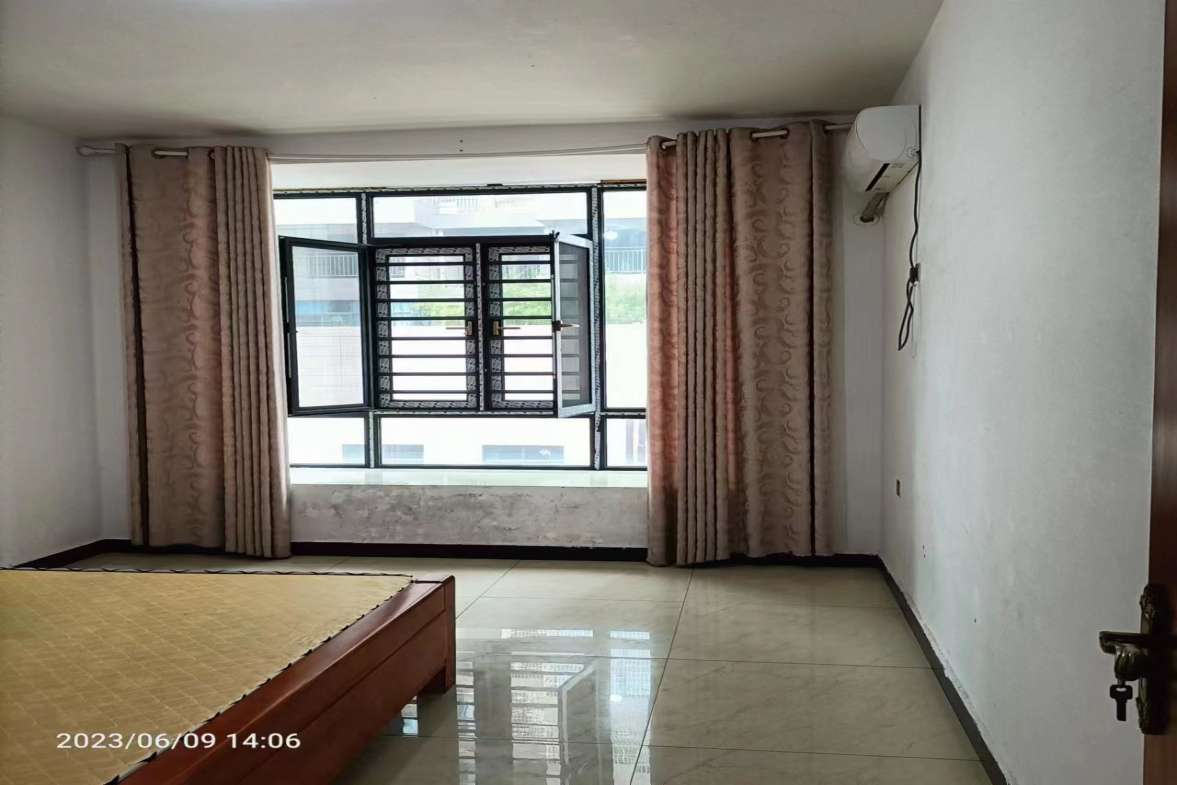 檀山湾小区 1室1厅1卫 800.0元/月 檀山湾小区 1室1厅1卫 800.0元/月室内图