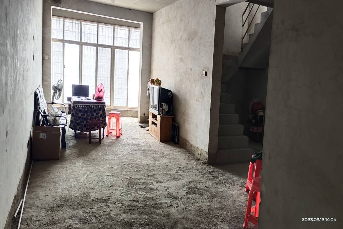 西街印象  4室2厅3卫   58.00万室内图1