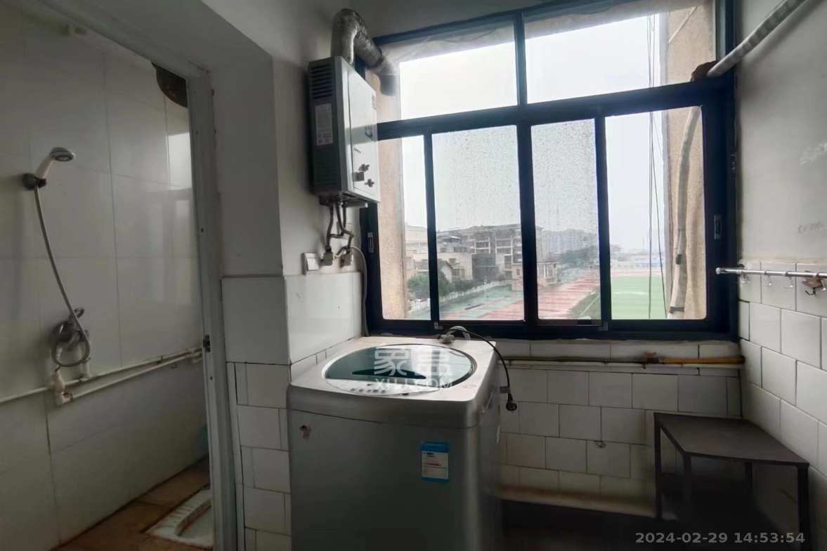 长潭路散盘 2室1厅1卫 900.0元/月 长潭路散盘 2室1厅1卫 900.0元/月室内图