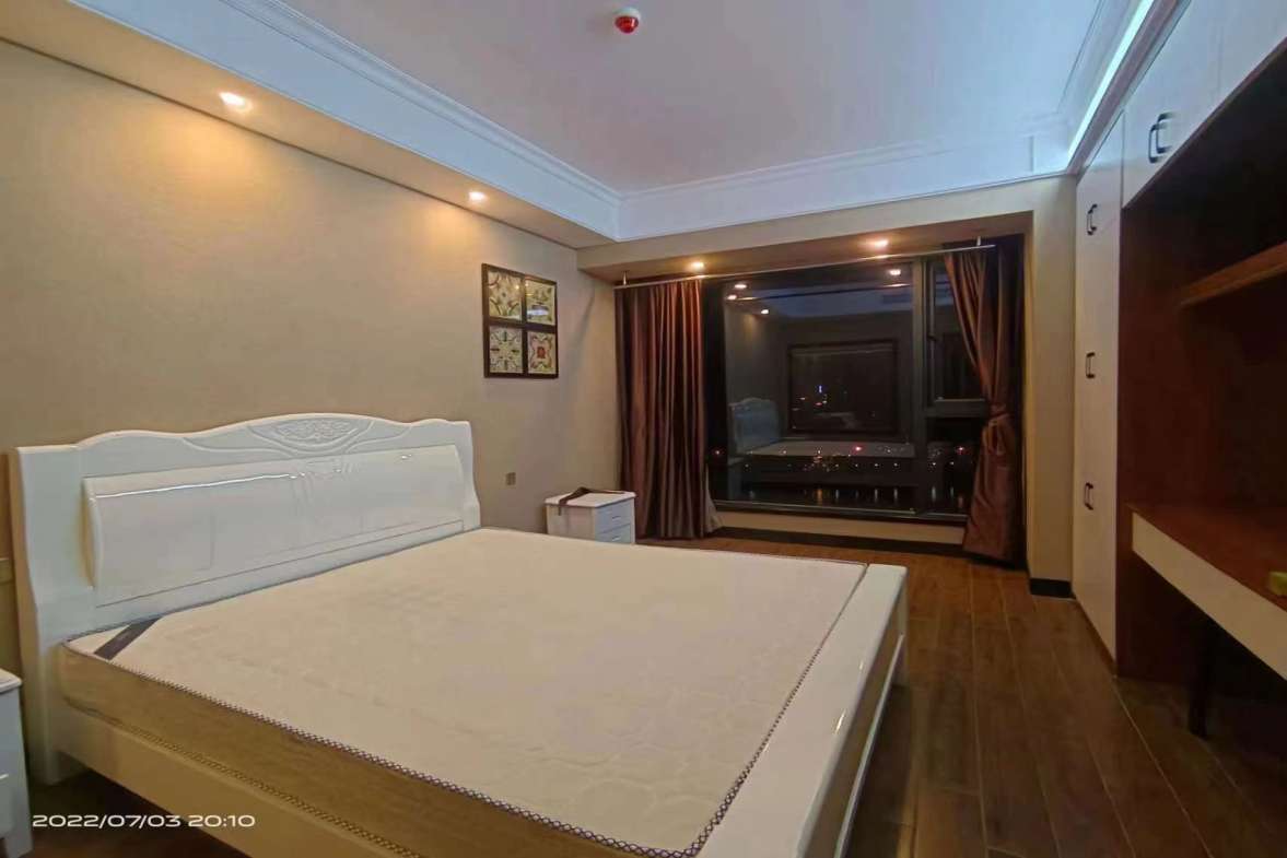 江岸公馆  1室1厅1卫    1700.0元/月室内图1