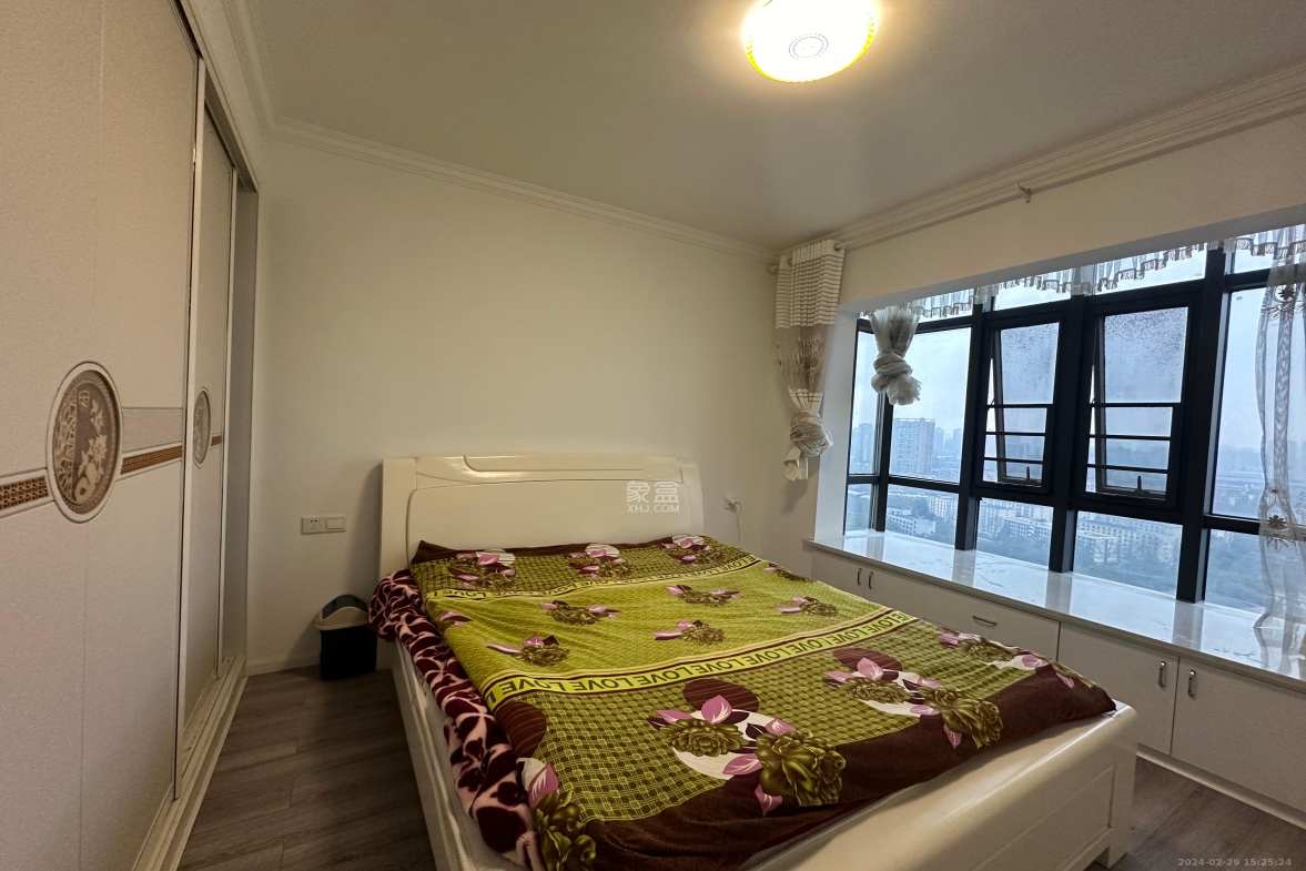 天鸿天府(天鸿中央大院)  4室2厅2卫    3800.0元/月 天鸿天府(天鸿中央大院)  4室2厅2卫    3800.0元/月室内图