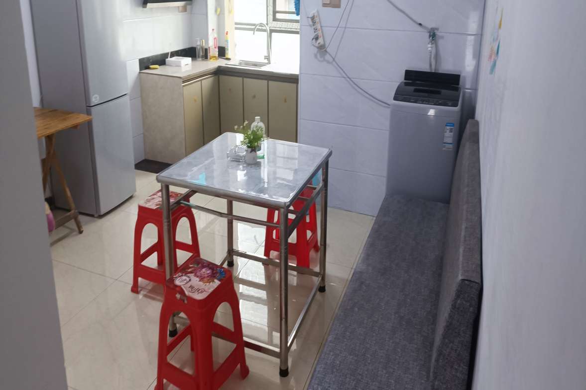 檀山湾小区 1室1厅1卫 500.0元/月 檀山湾小区 1室1厅1卫 500.0元/月室内图