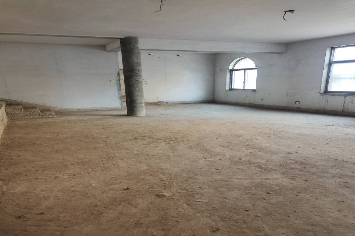 广电中心家属楼 4室2厅2卫 52.0万 广电中心家属楼 4室2厅2卫 52.0万客厅