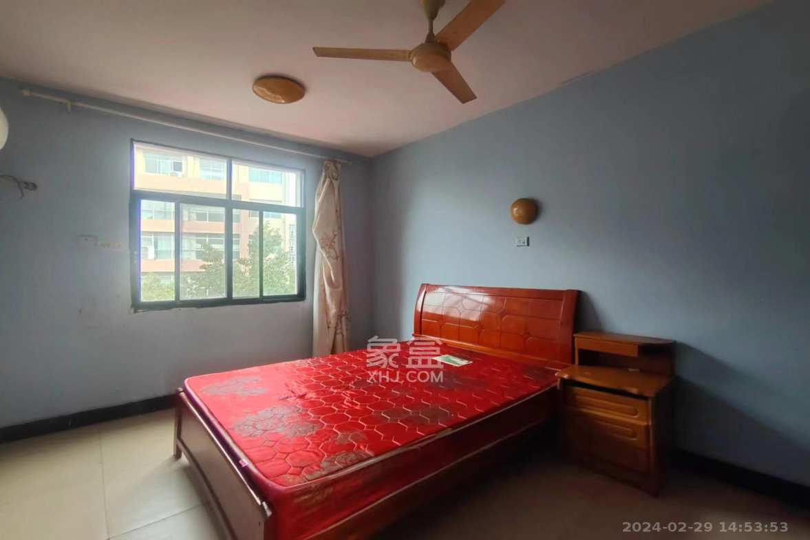 长潭路散盘 2室1厅1卫 900.0元/月 长潭路散盘 2室1厅1卫 900.0元/月室内图