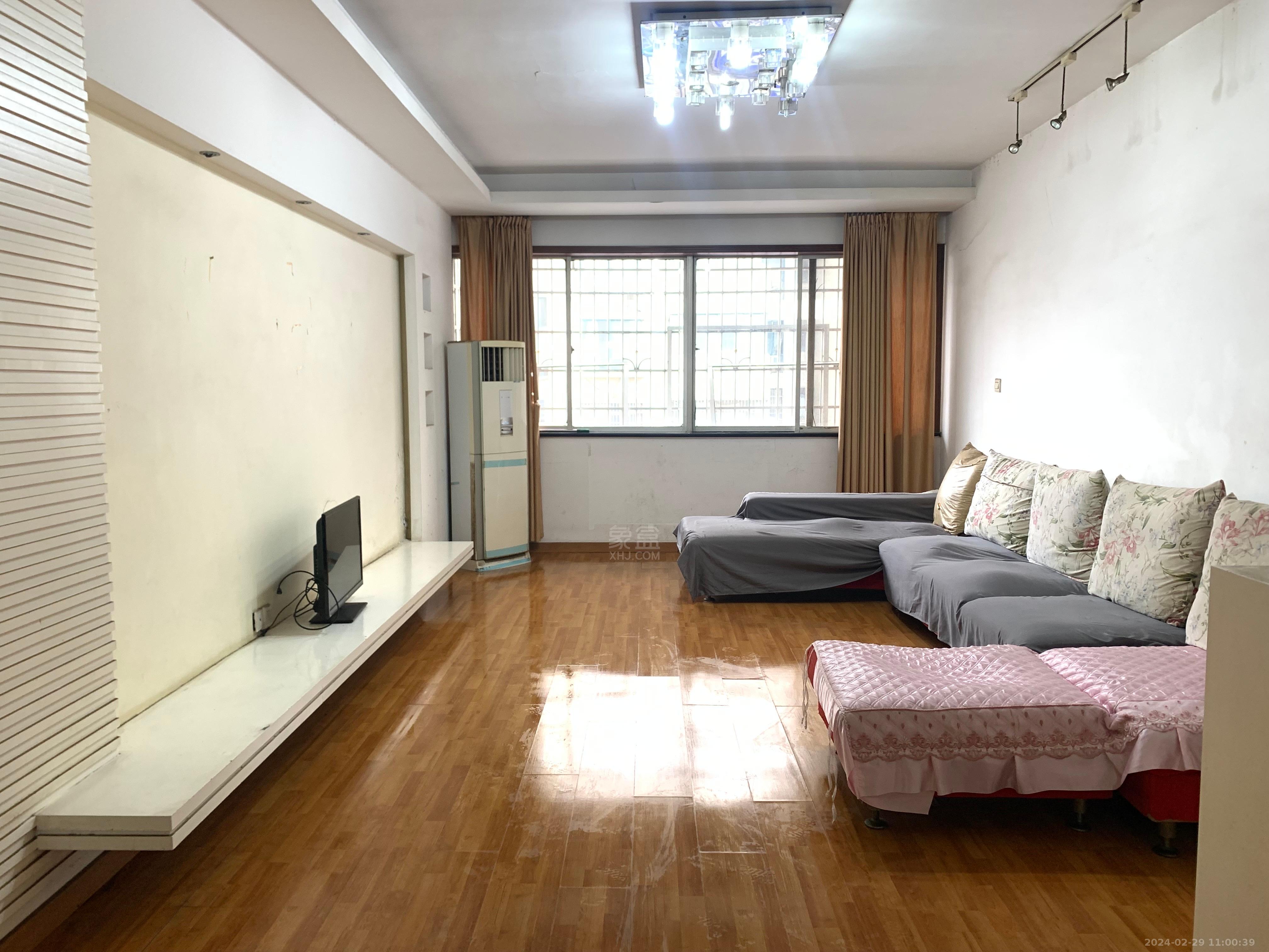 株洲长江南路阳光小区  3室2厅1卫    1800.0元/月