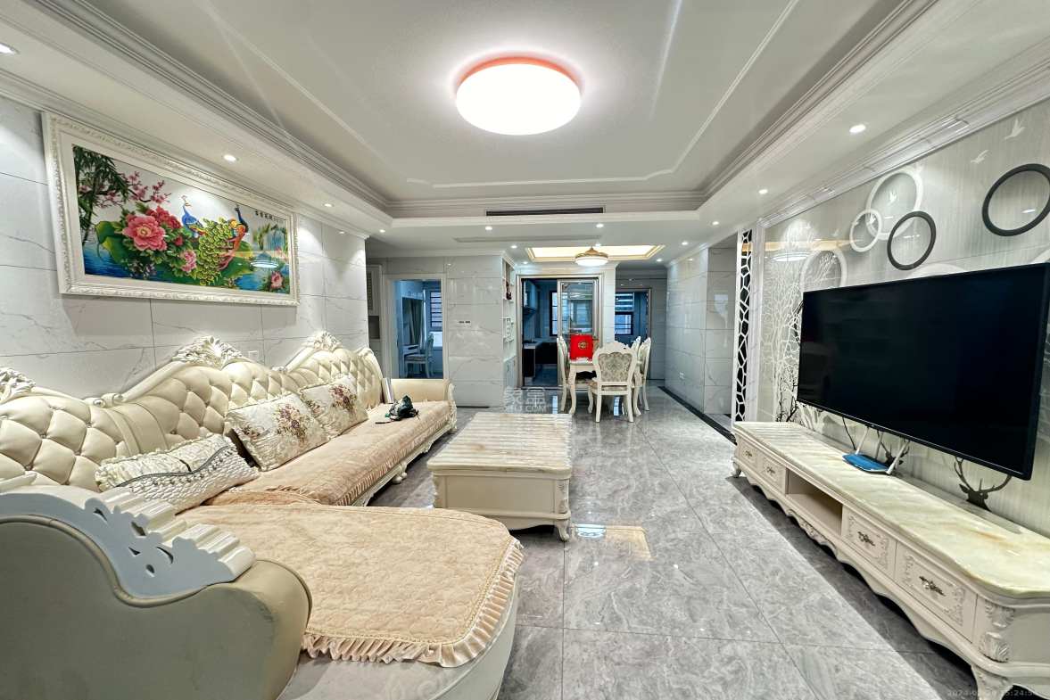 天鸿天府(天鸿中央大院)  4室2厅2卫    3800.0元/月 天鸿天府(天鸿中央大院)  4室2厅2卫    3800.0元/月室内图