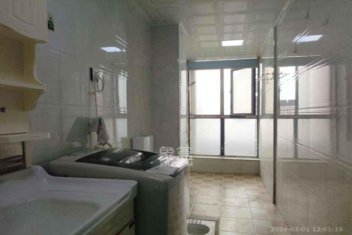 华悦城  3室2厅1卫    2300.0元/月室内图