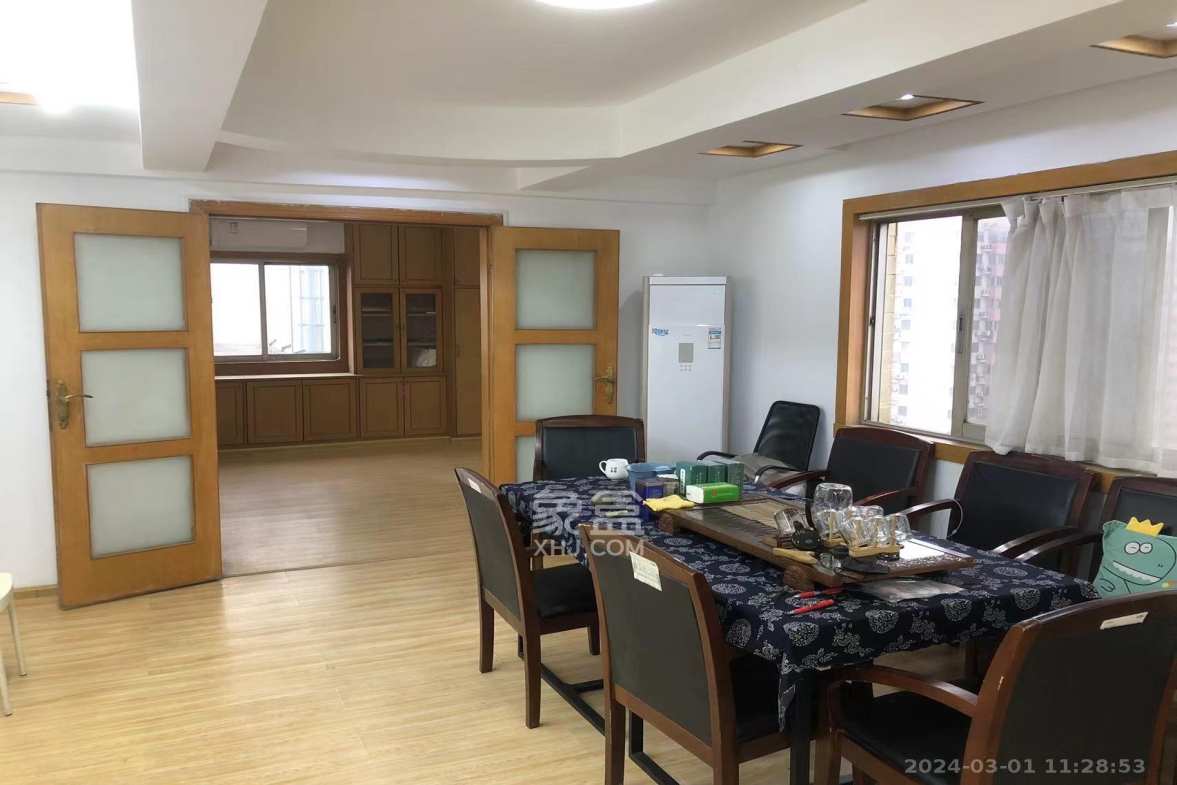 东成大厦  3室1厅1卫   3200.00元/月室内图