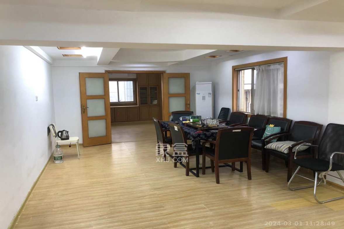 东成大厦  3室1厅1卫   3200.00元/月室内图