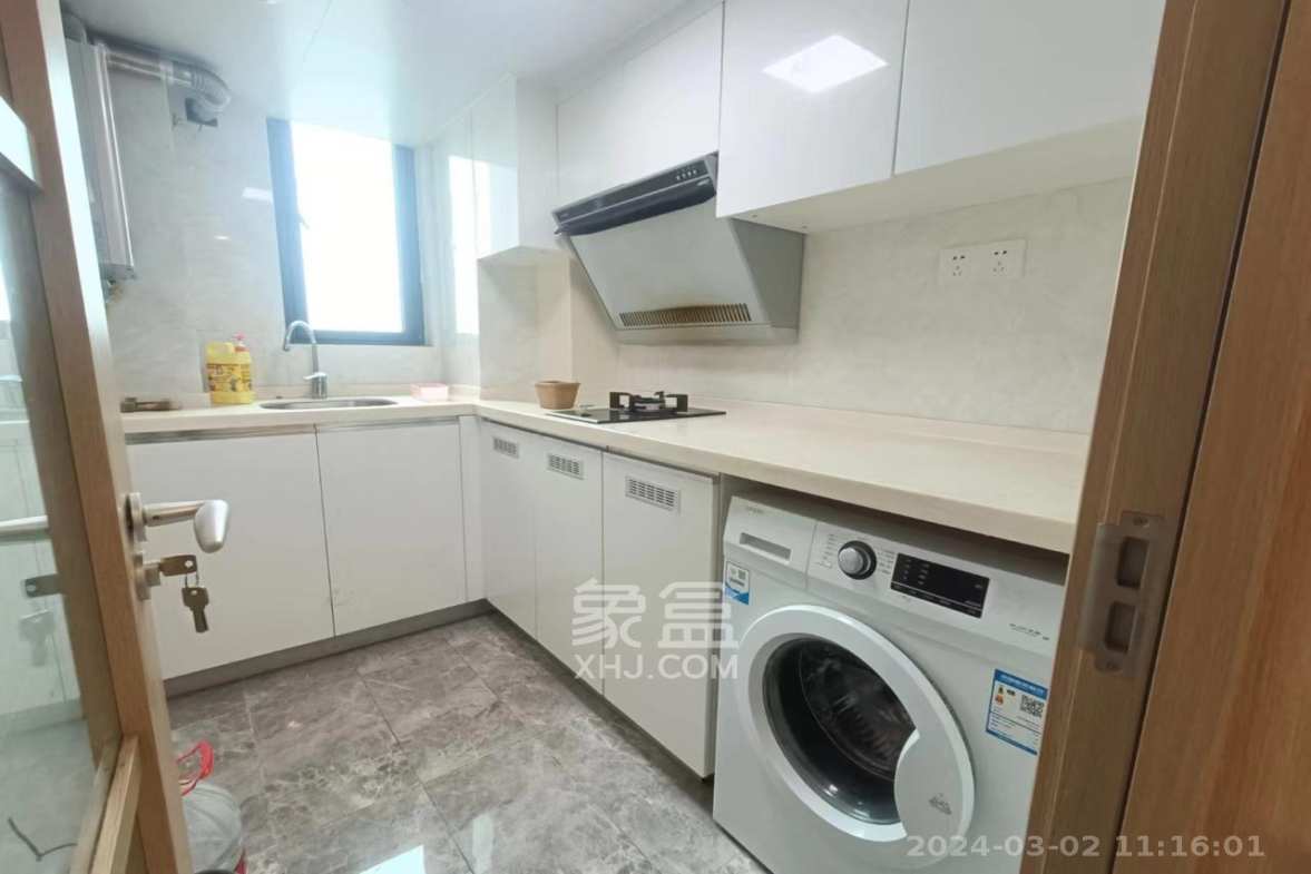 卓越浅水湾  1室1厅1卫   1800.00元/月室内图