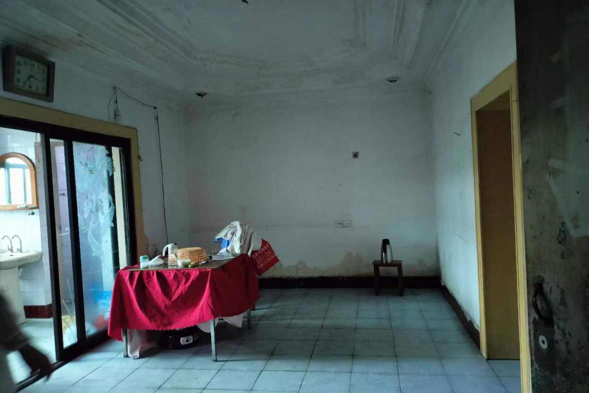 公园社区（青山小区）  2室1厅1卫    15.8万室内图