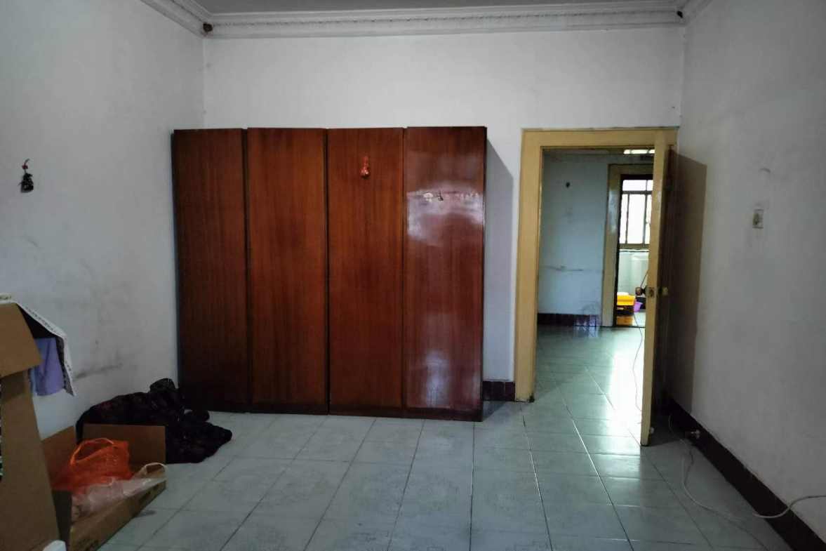 公园社区（青山小区）  2室1厅1卫    15.8万室内图