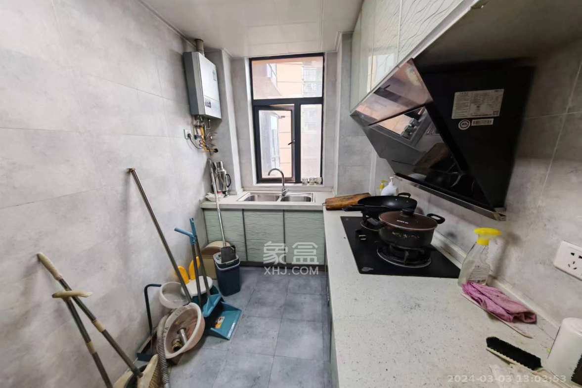 紫华郡  3室2厅1卫    3000.0元/月 紫华郡  3室2厅1卫    3000.0元/月室内图