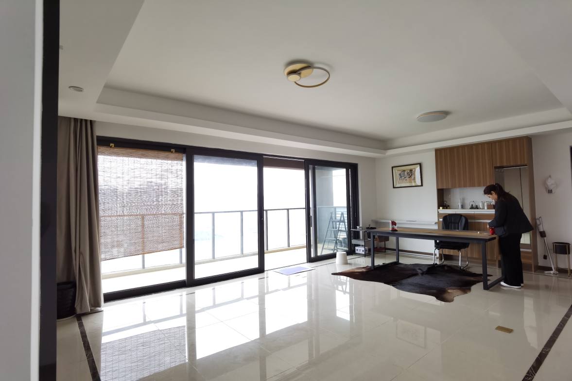 融创九樾府  4室2厅2卫    4500.0元/月 融创九樾府  4室2厅2卫    4500.0元/月室内图