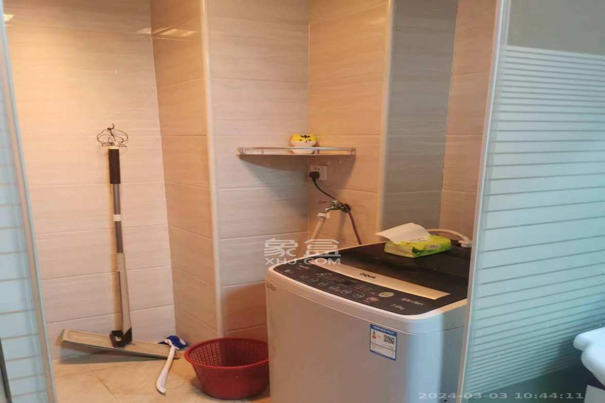 金茂梅溪湖 1室1厅1卫 1500.0元/月 金茂梅溪湖 1室1厅1卫 1500.0元/月室内图