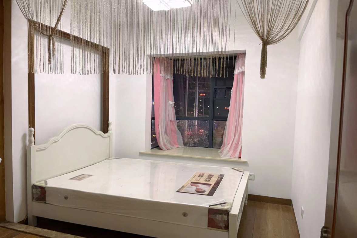 水域中央  3室2厅2卫    2000.0元/月室内图