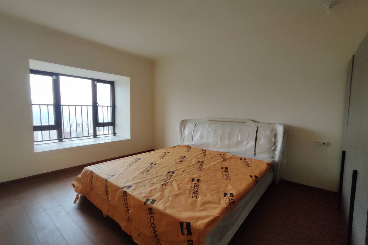 碧桂园豪园  3室2厅2卫    2000.0元/月室内图