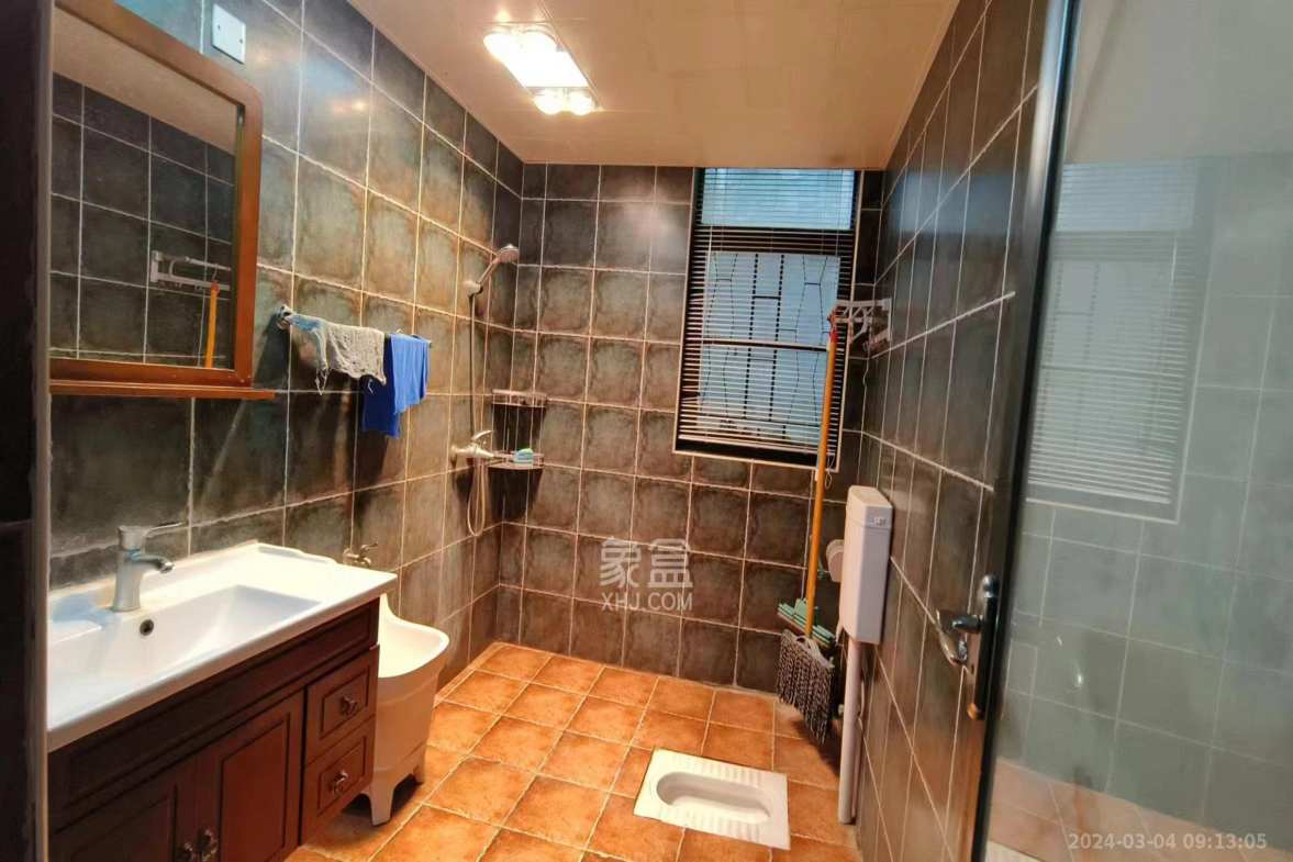 湘江世纪城融江苑  3室2厅2卫    2200.0元/月室内图