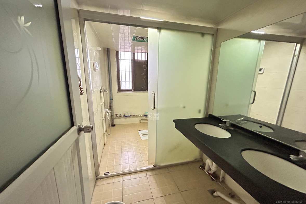 金南家园一期  4室2厅2卫    2700.0元/月 金南家园一期  4室2厅2卫    2700.0元/月室内图