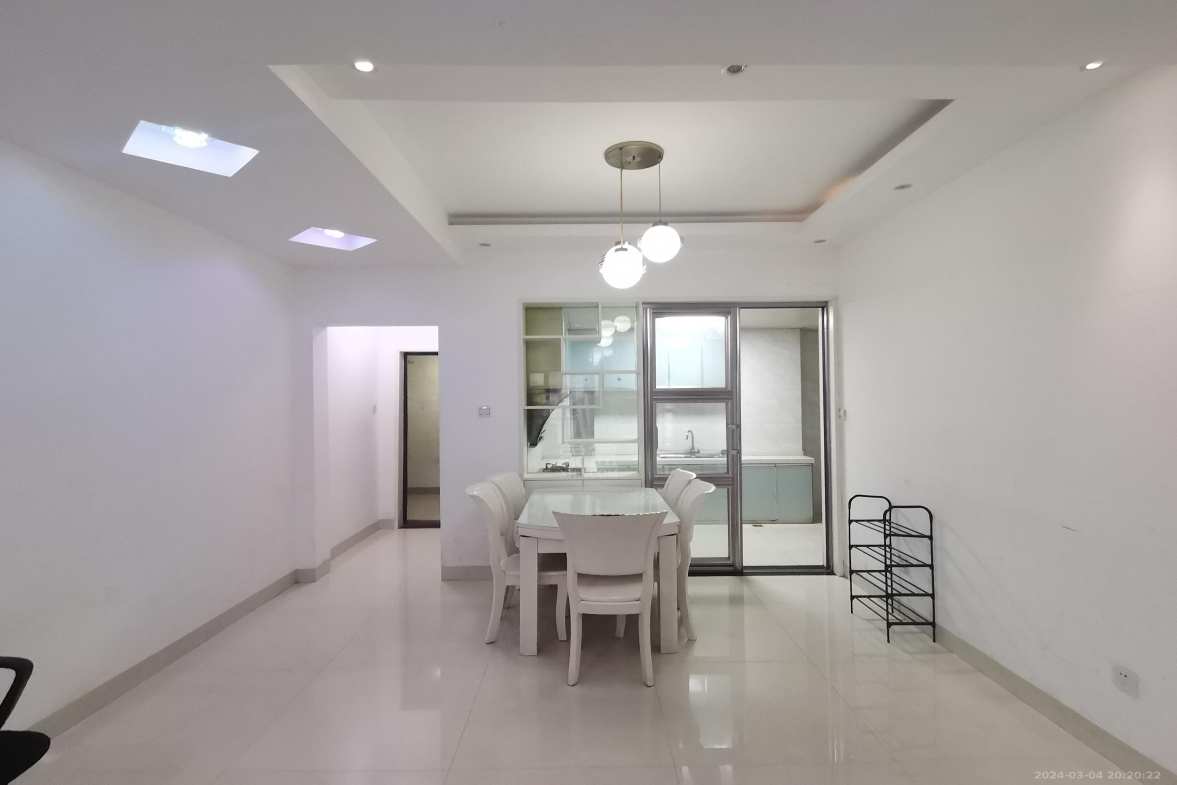 流金岁月-华晨国际 3室2厅2卫 2300.0元/月 流金岁月-华晨国际 3室2厅2卫 2300.0元/月室内图