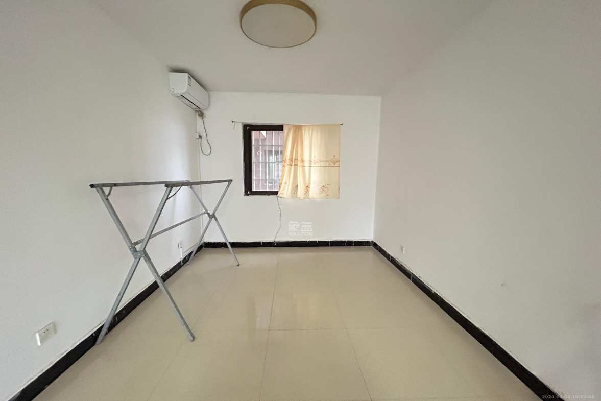 金南家园一期  4室2厅2卫    2700.0元/月 金南家园一期  4室2厅2卫    2700.0元/月室内图