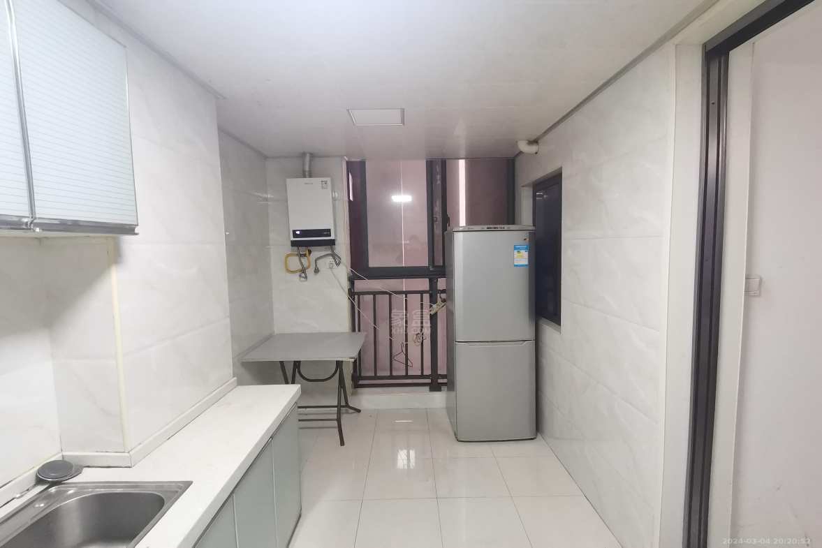 流金岁月-华晨国际 3室2厅2卫 2300.0元/月 流金岁月-华晨国际 3室2厅2卫 2300.0元/月室内图