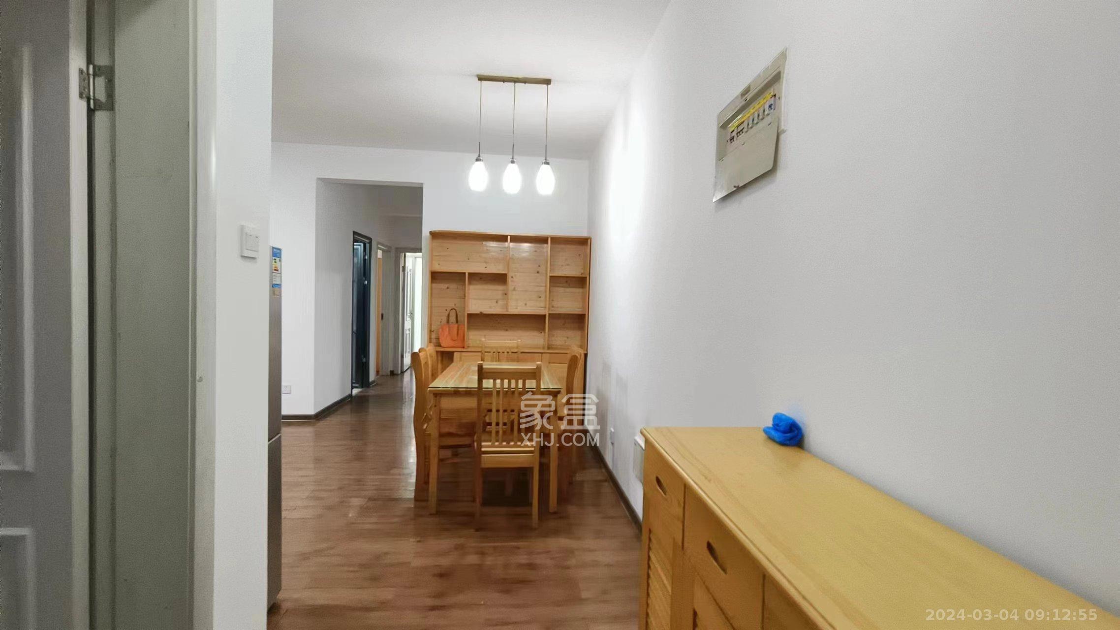 湘江世纪城融江苑  3室2厅2卫    2200.0元/月