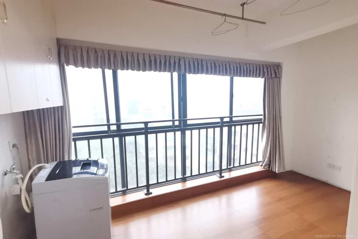 流金岁月-华晨国际 3室2厅2卫 2300.0元/月 流金岁月-华晨国际 3室2厅2卫 2300.0元/月室内图