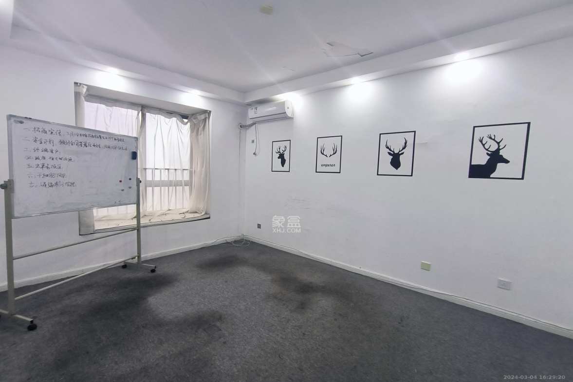 湘江世纪城富湾国际  4室2厅2卫    6500.0元/月室内图