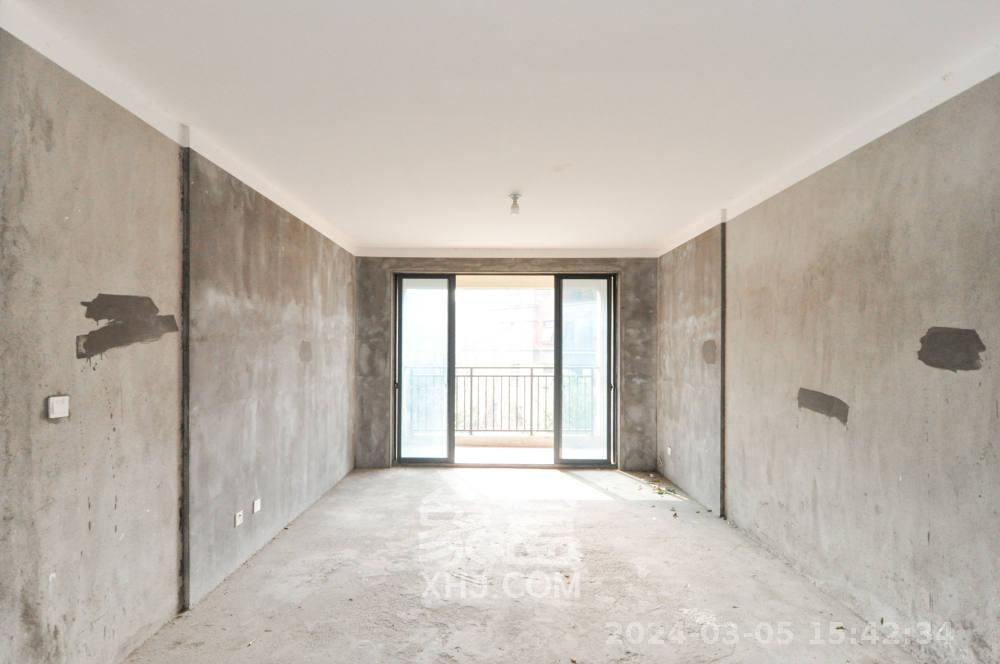 长房梅溪香山  4室2厅2卫    2200.0元/月