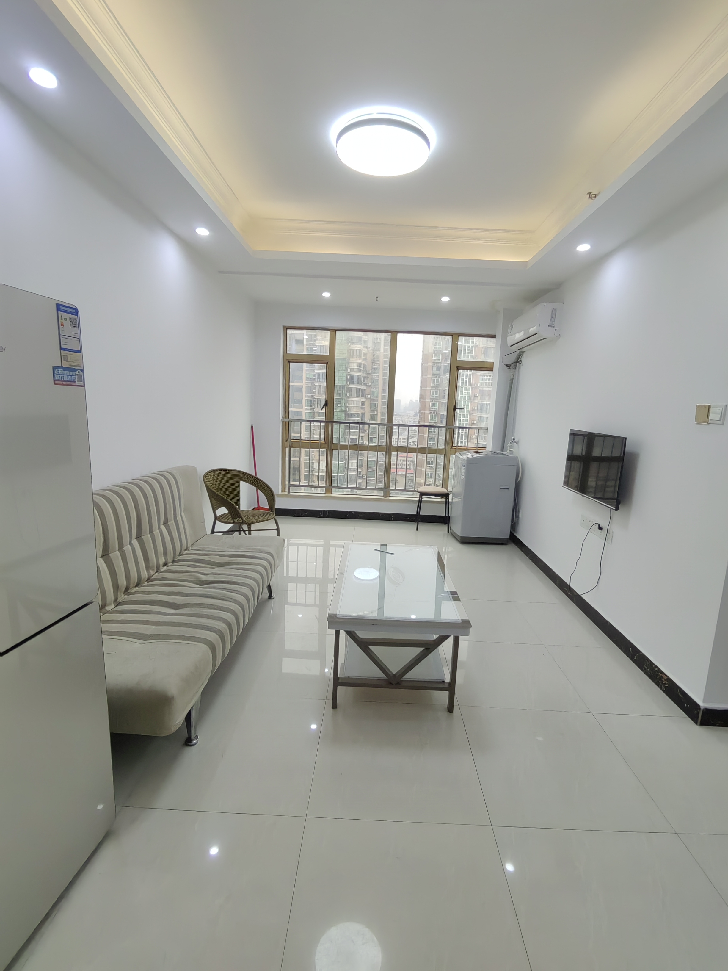 旺角星辰  2室2厅1卫    1800.0元/月