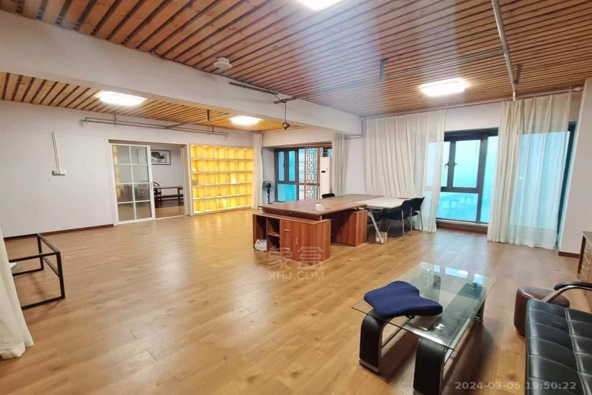 大汉希尔顿 4室2厅2卫 4000.0元/月 大汉希尔顿 4室2厅2卫 4000.0元/月室内图