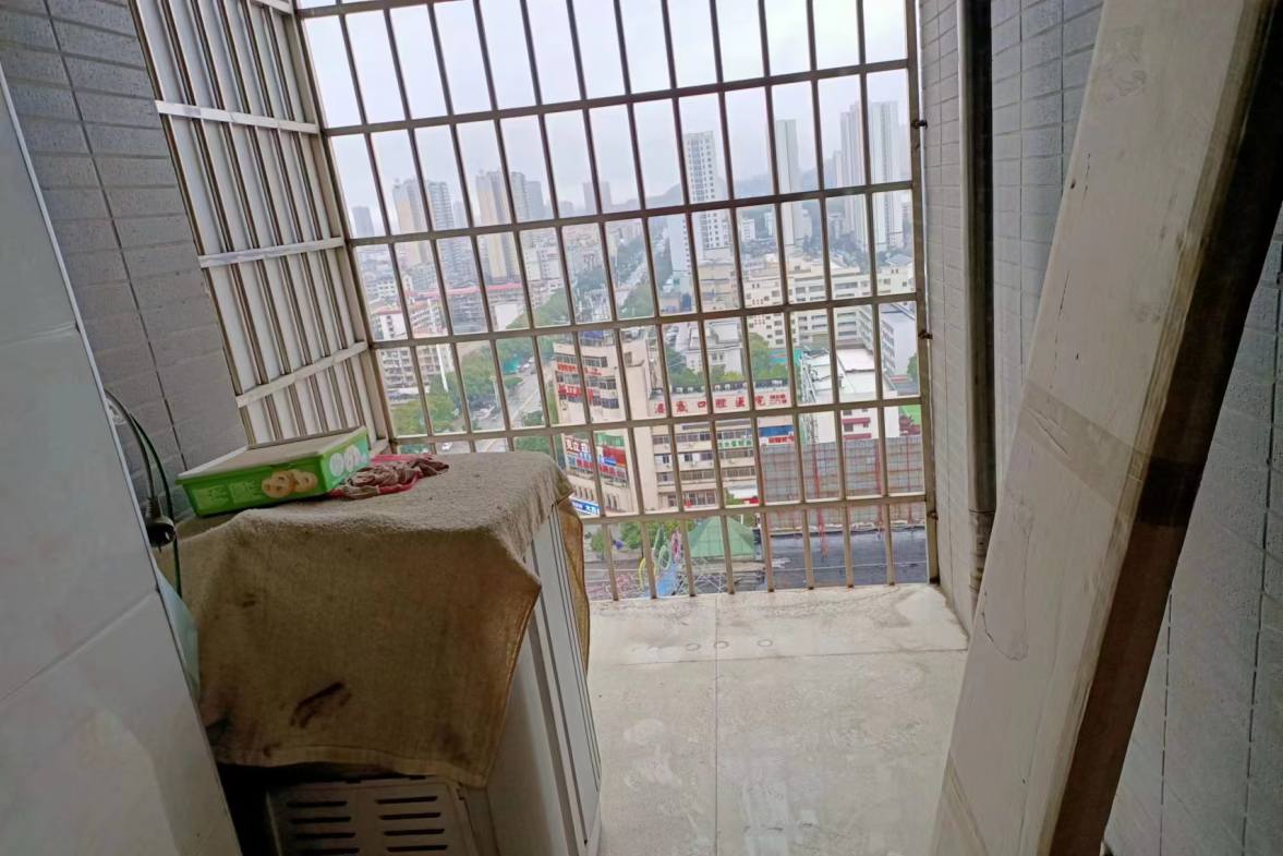 龙泰上品  1室1厅1卫    1200.0元/月室内图