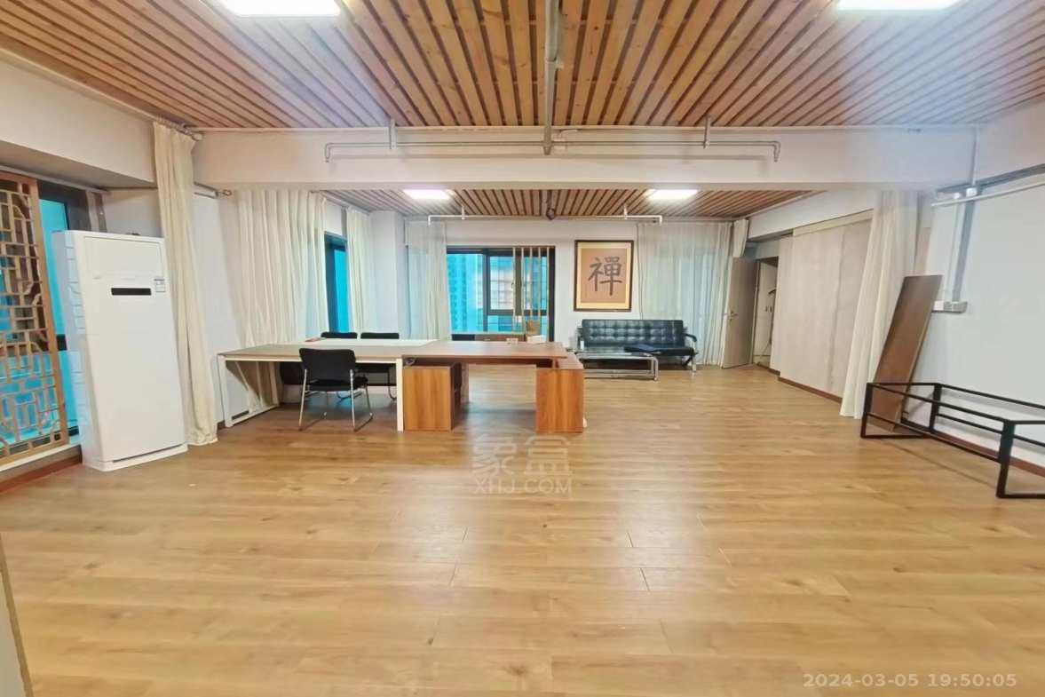 大汉希尔顿 4室2厅2卫 4000.0元/月 大汉希尔顿 4室2厅2卫 4000.0元/月室内图