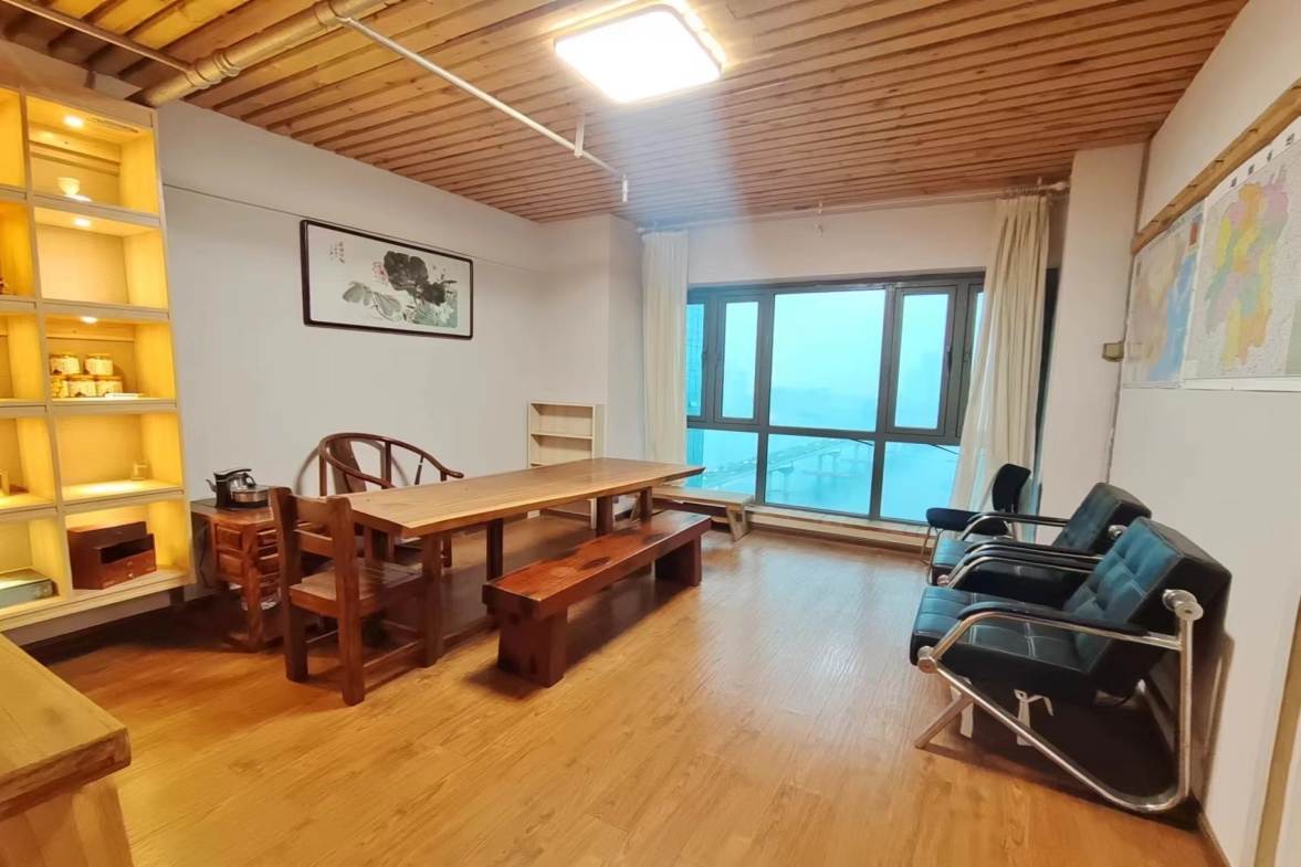 大汉希尔顿 4室2厅2卫 4000.0元/月 大汉希尔顿 4室2厅2卫 4000.0元/月户型图