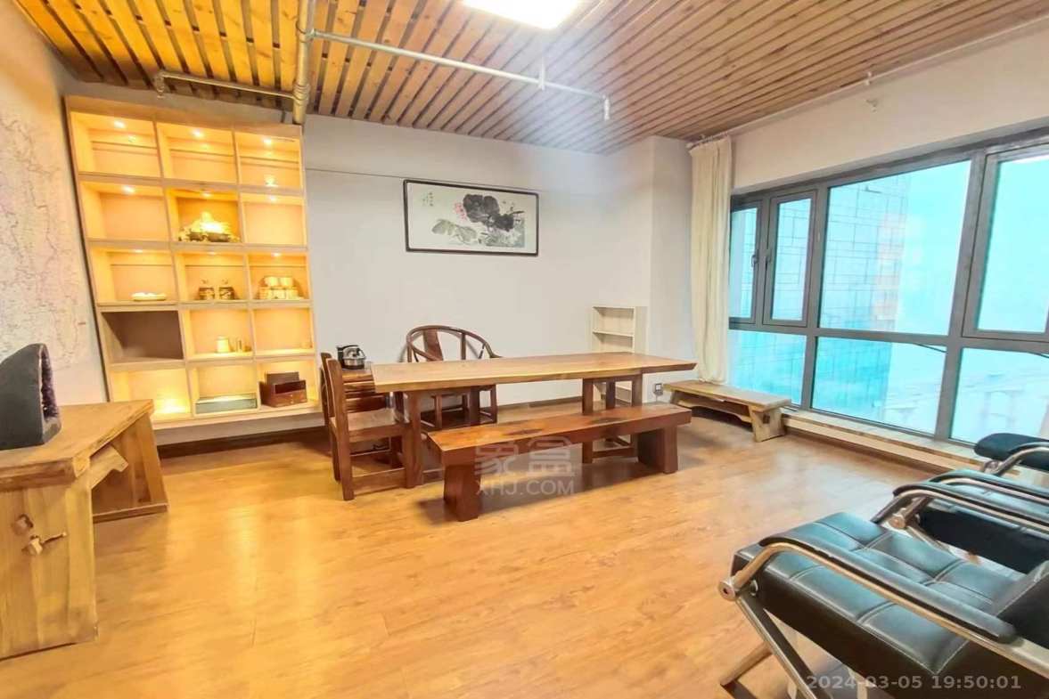 大汉希尔顿 4室2厅2卫 4000.0元/月 大汉希尔顿 4室2厅2卫 4000.0元/月室内图