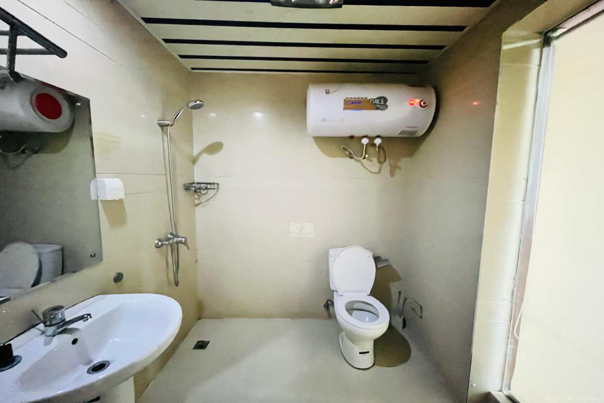 标志商务中心  1室1厅1卫   1200.00元/月室内图