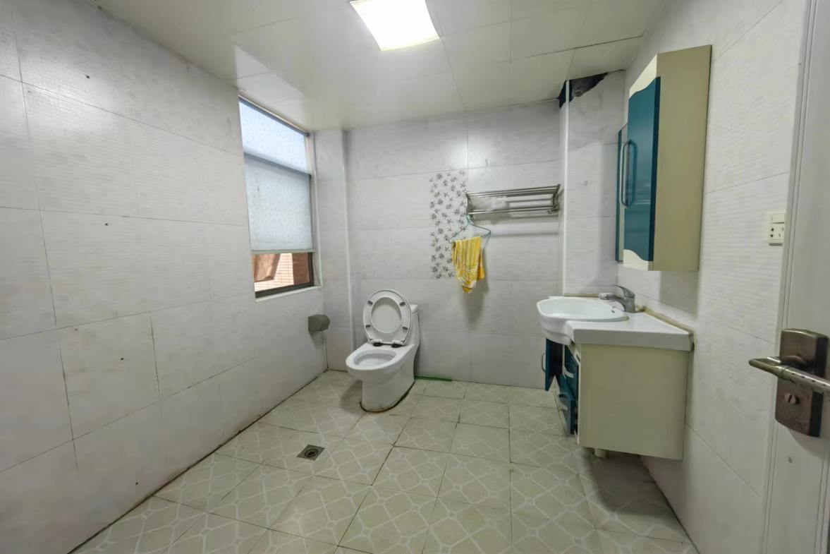 佳宁娜小区（梓山湖小区）  3室2厅2卫   1600.00元/月室内图