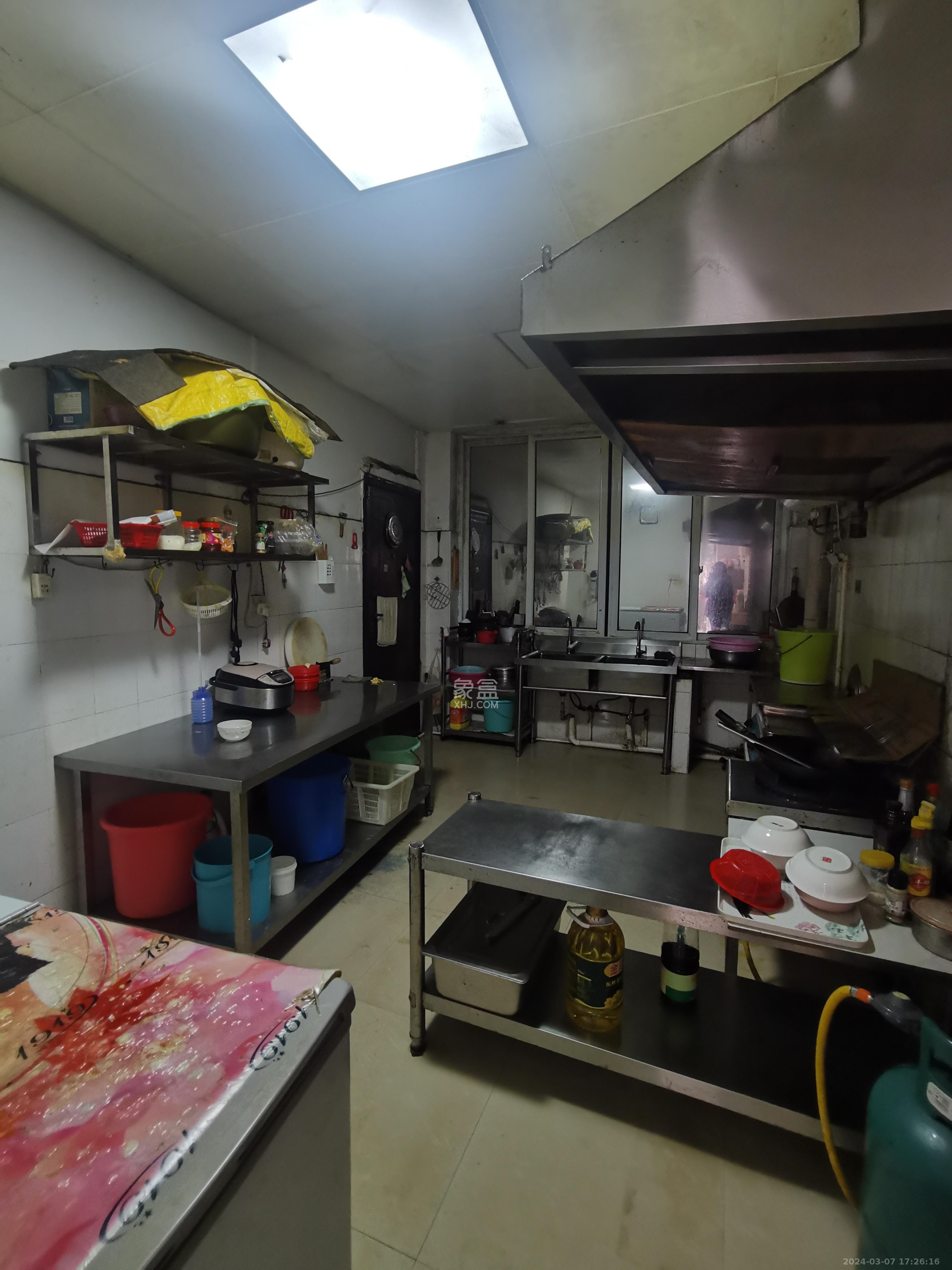 开源鑫阁   57.0㎡      2000.0元/月室内图