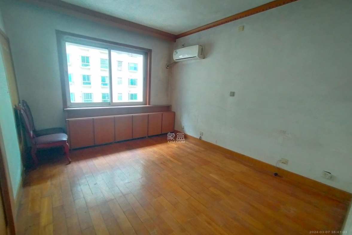 国家安全局单位房 3室2厅2卫 2200.0元/月 国家安全局单位房 3室2厅2卫 2200.0元/月室内图