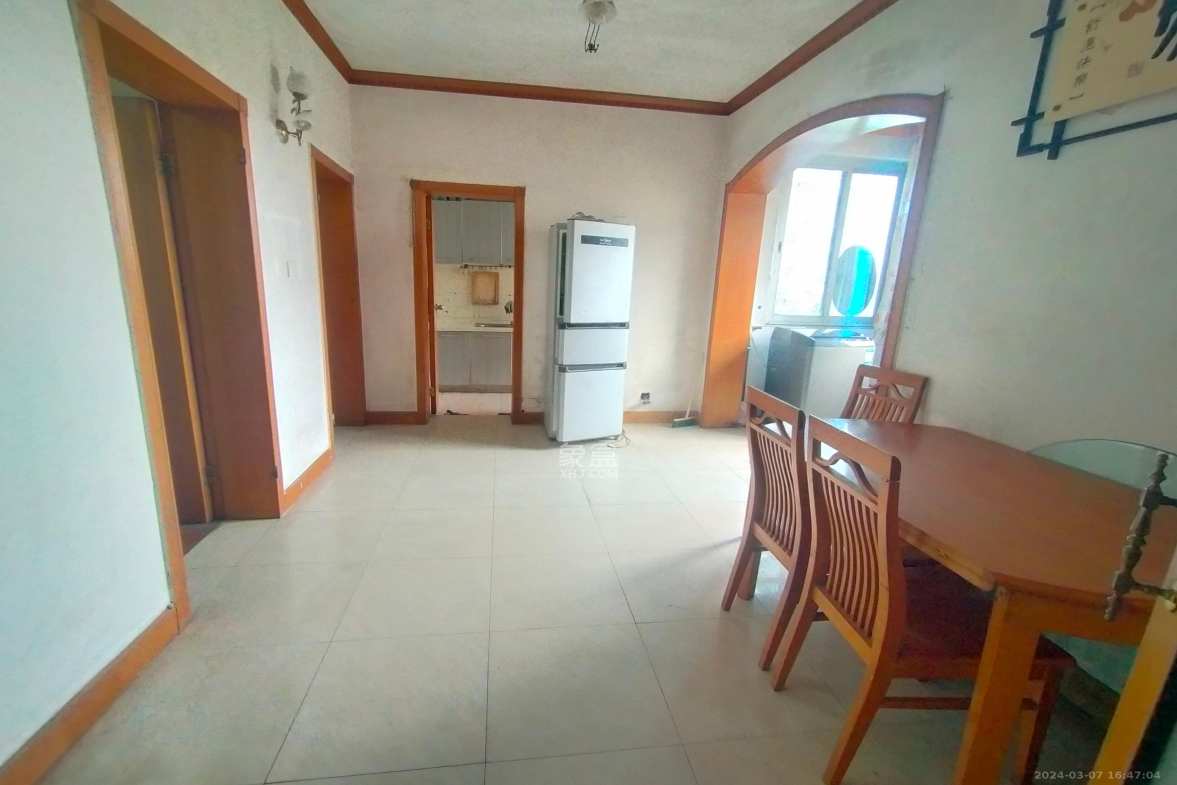 国家安全局单位房 3室2厅2卫 2200.0元/月 国家安全局单位房 3室2厅2卫 2200.0元/月室内图