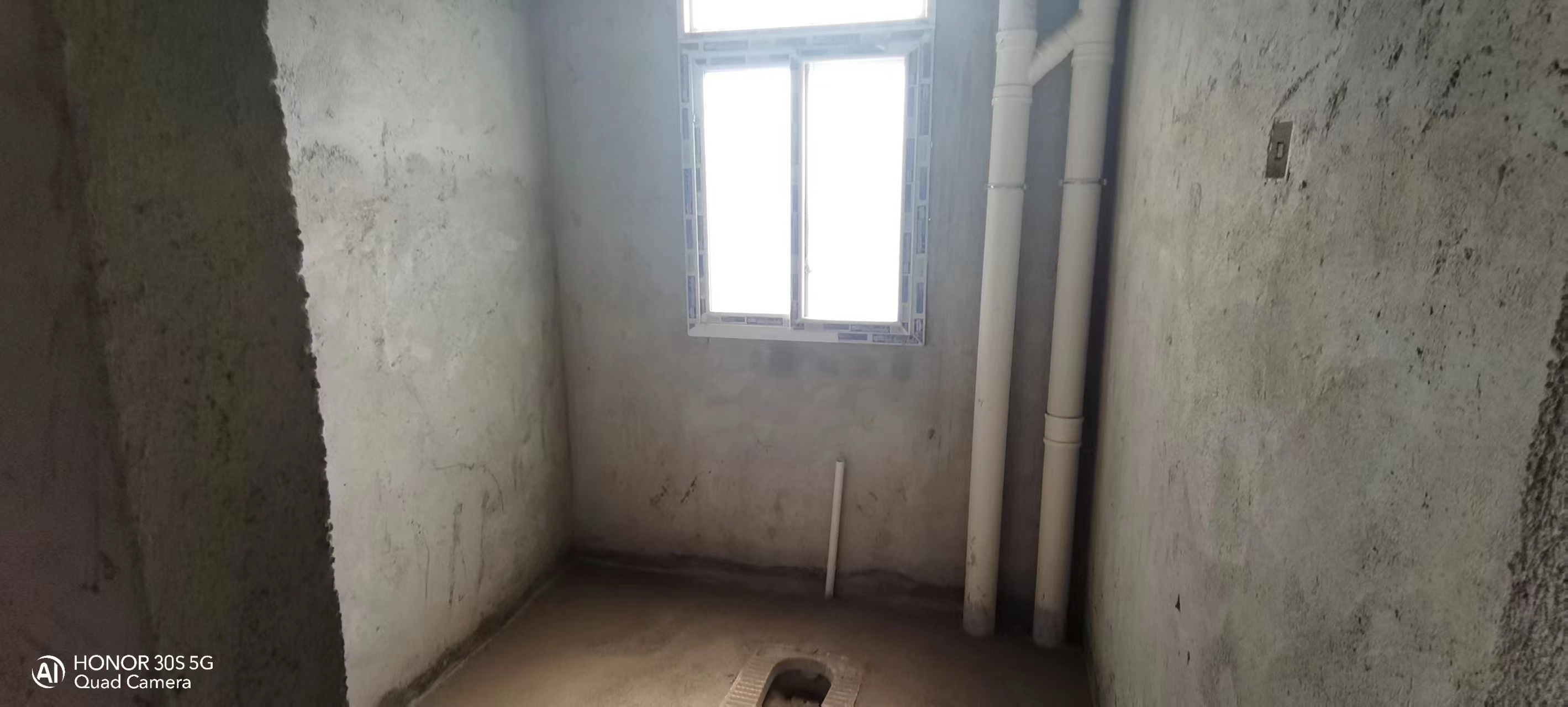 新世界建材城  3室2厅2卫   45.80万