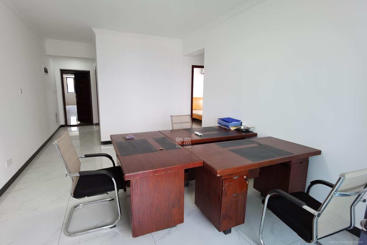 保利东郡  3室2厅2卫    1900.0元/月室内图