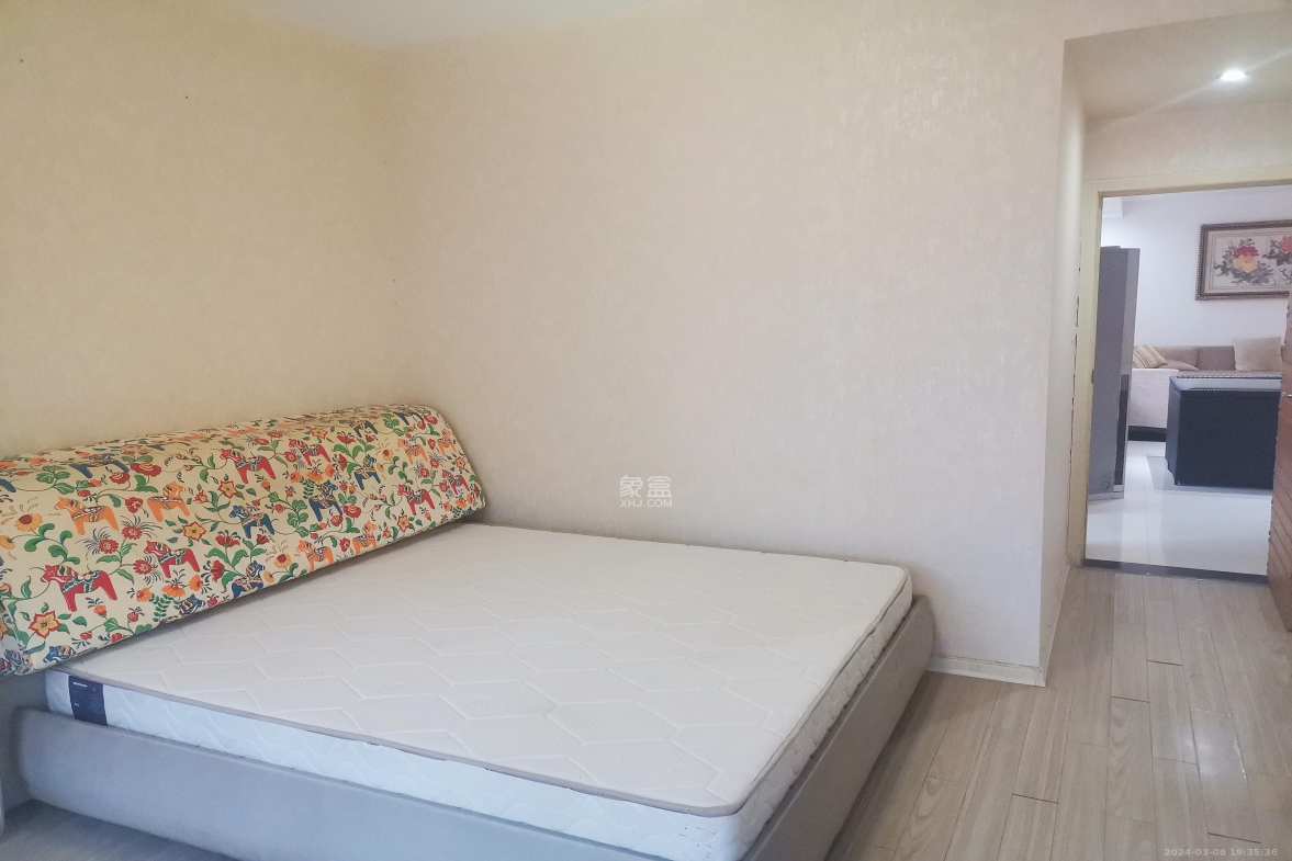 星蓝湾  4室2厅2卫    4000.0元/月室内图