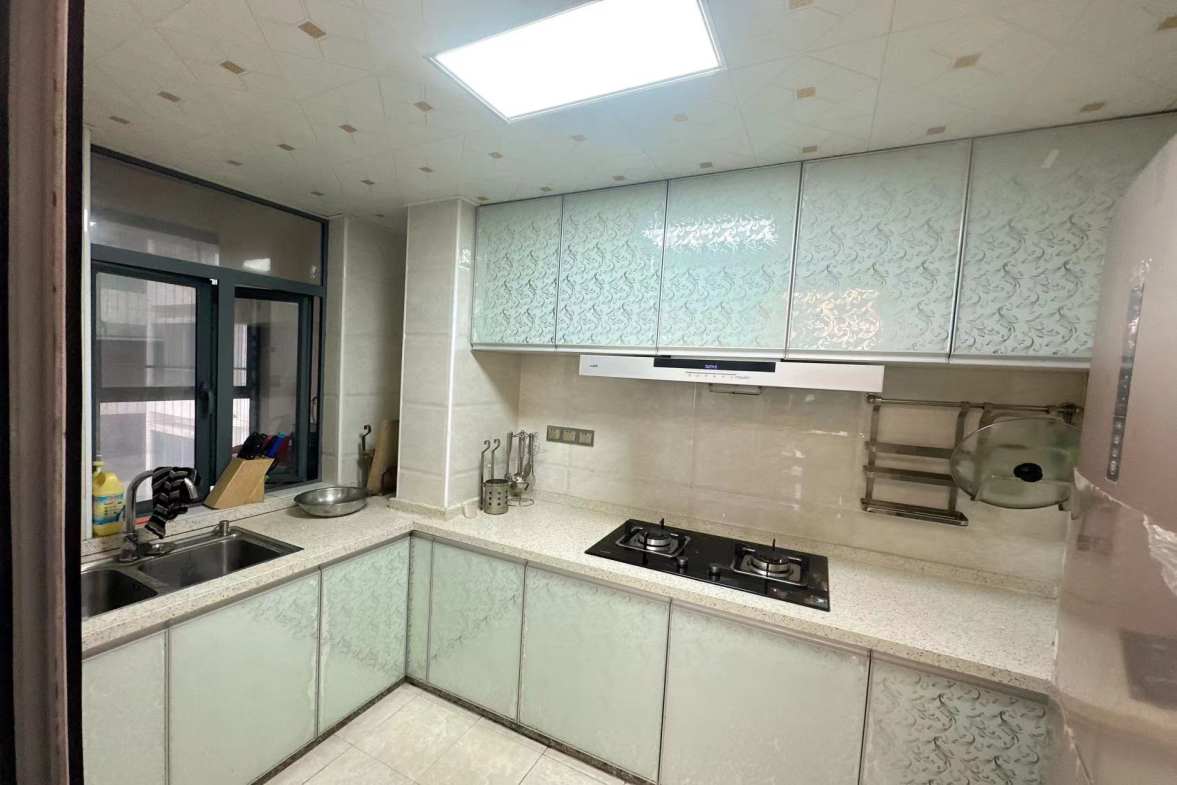 珠江愉景新城  3室0厅0卫   2200.00元/月室内图