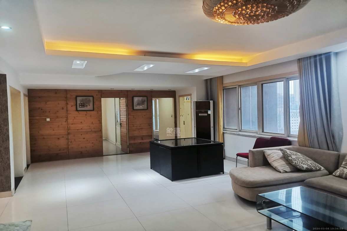 星蓝湾  4室2厅2卫    4000.0元/月室内图