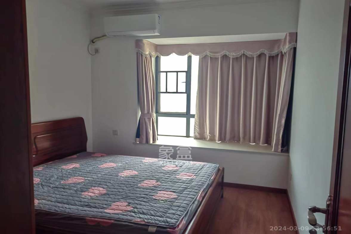 和美星城  4室2厅2卫    3200.0元/月 和美星城  4室2厅2卫    3200.0元/月室内图