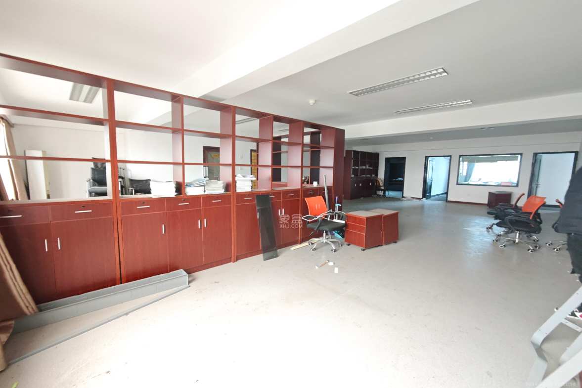 湘华大厦 2室2厅1卫 5500.0元/月 湘华大厦 2室2厅1卫 5500.0元/月室内图